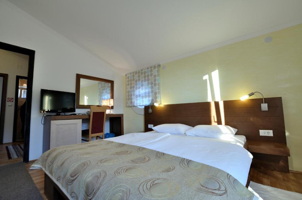 Vila Duric - Ex Hotel Duric Petrovac Szoba fotó
