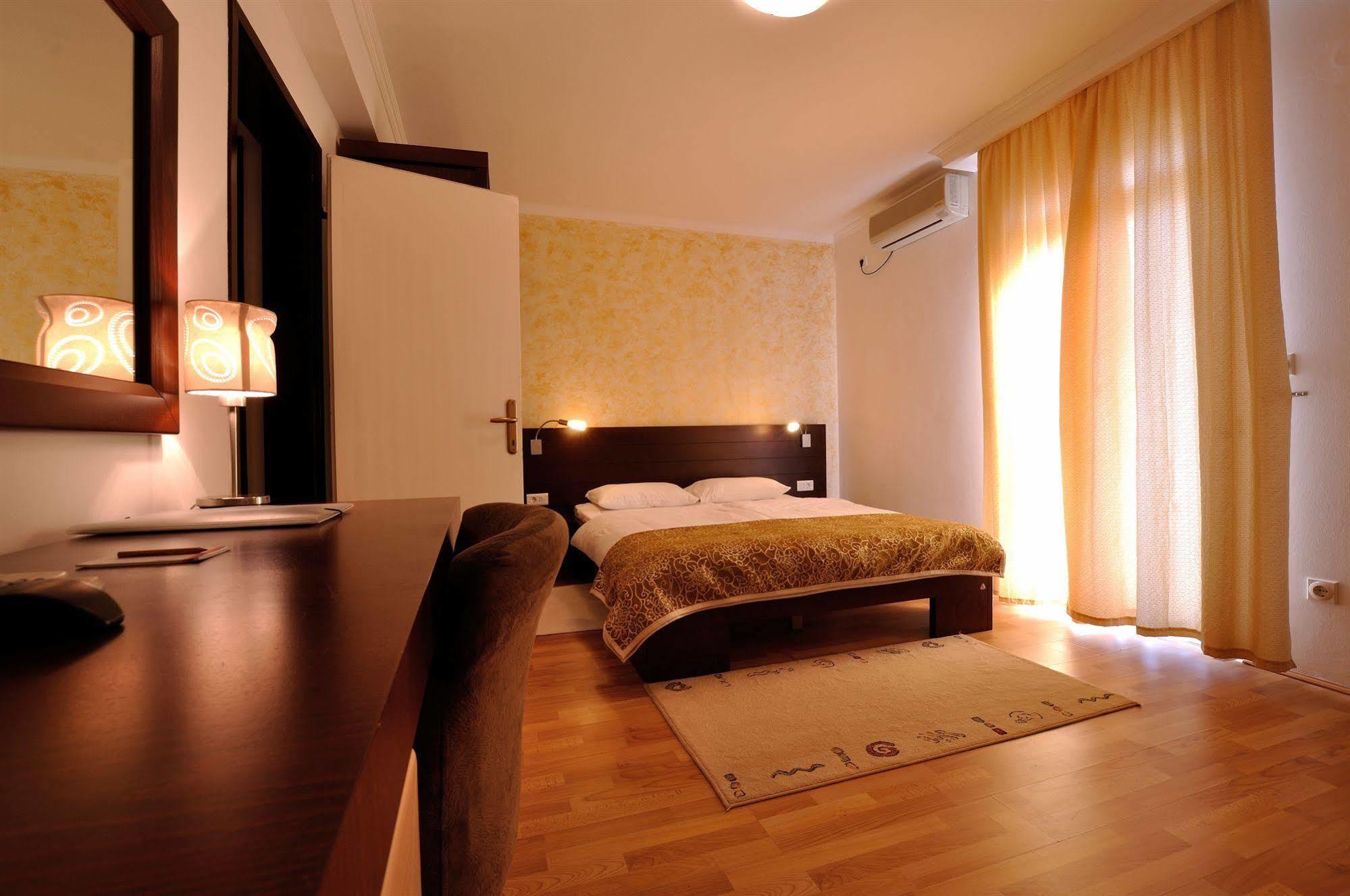 Vila Duric - Ex Hotel Duric Petrovac Kültér fotó